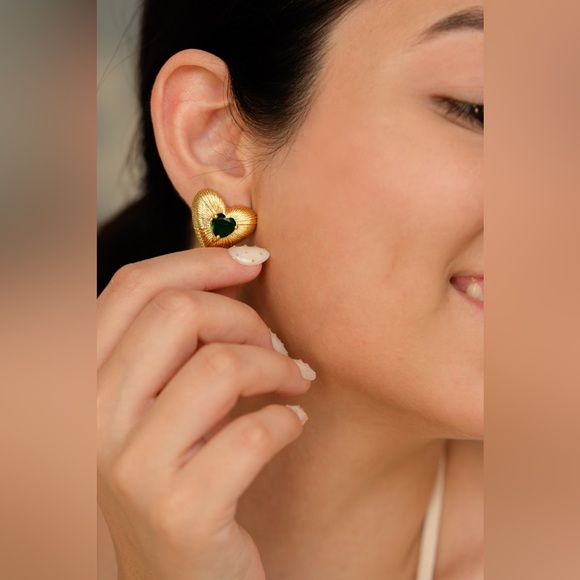 18K Gold Plated Vintage Heart Earrings*Green Emerald Swarovski Crystal*ML - Picture 4 of 6